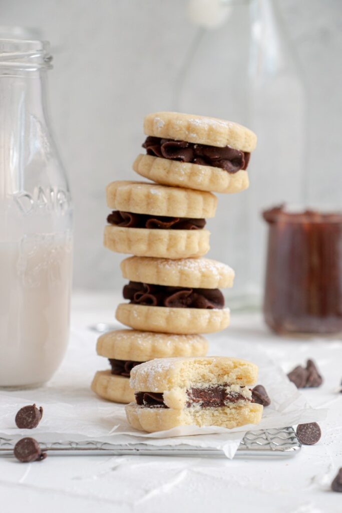 Stacked sandwich cookies