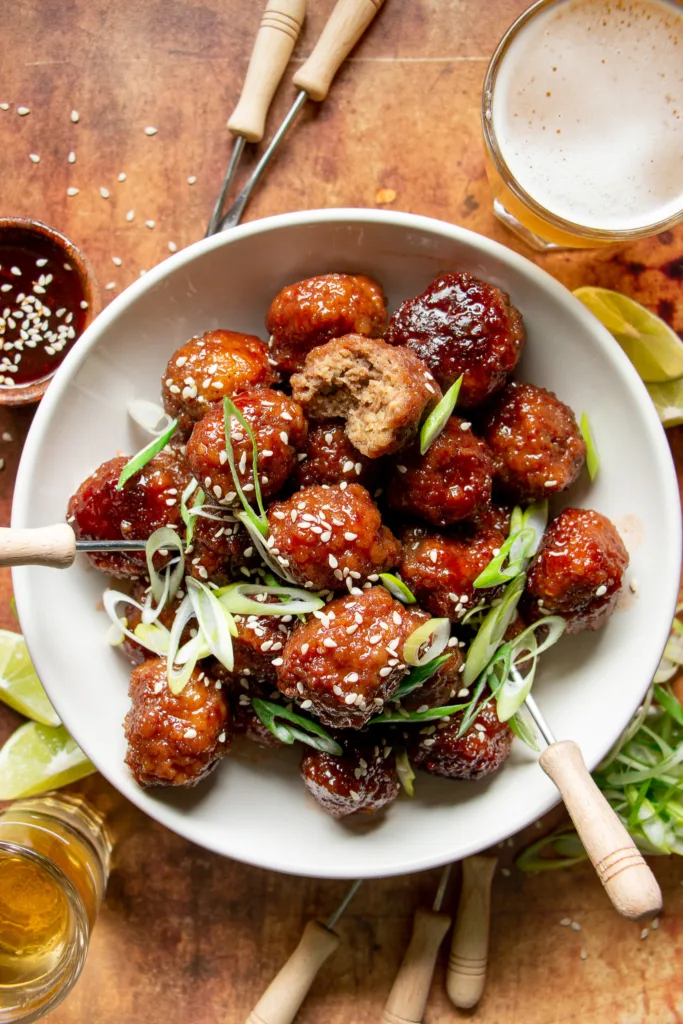 bowl of cocktail meatballs