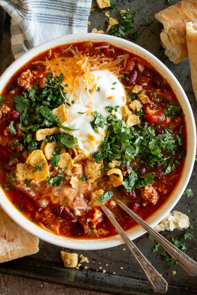 white turkey chili with toppings
