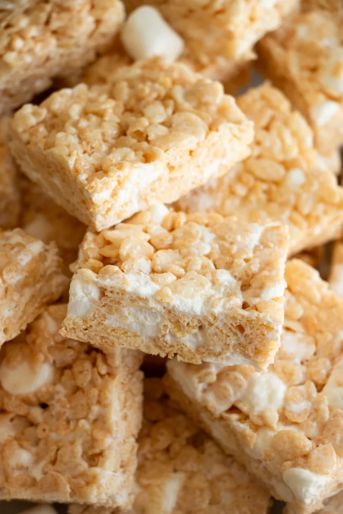 Copycat Starbucks Marshmallow Dream Rice Krispies - The Hearty Life