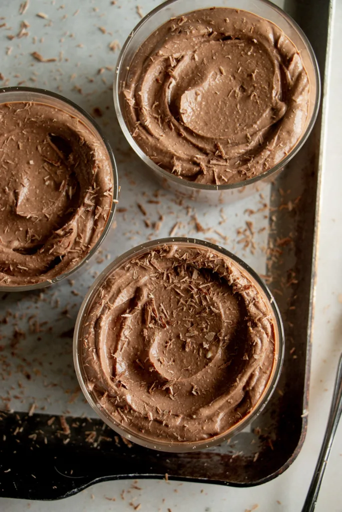 chocolate pudding with chocolate shavings 