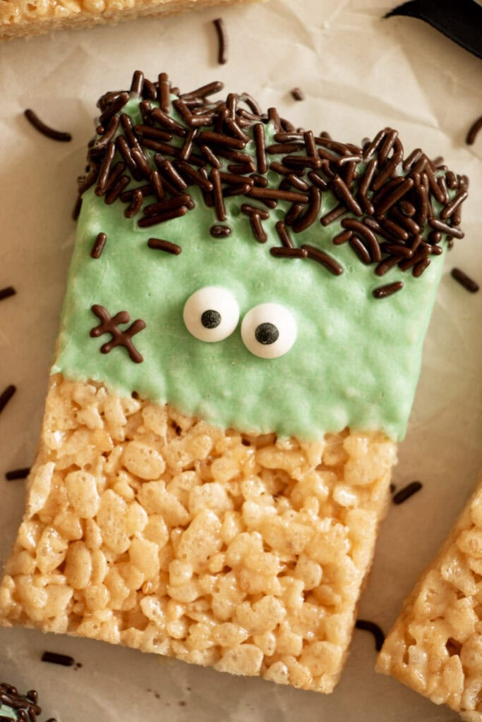 Easy No-Bake Halloween Frankenstein Rice Krispie Treats