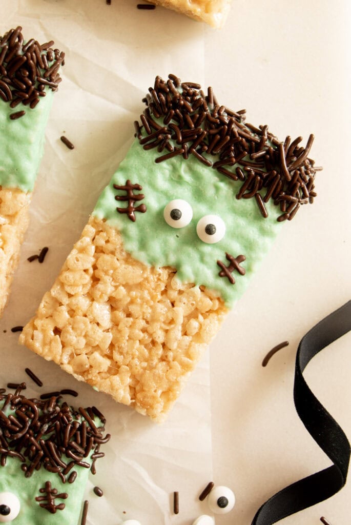 Easy No-Bake Halloween Frankenstein Rice Krispie Treats