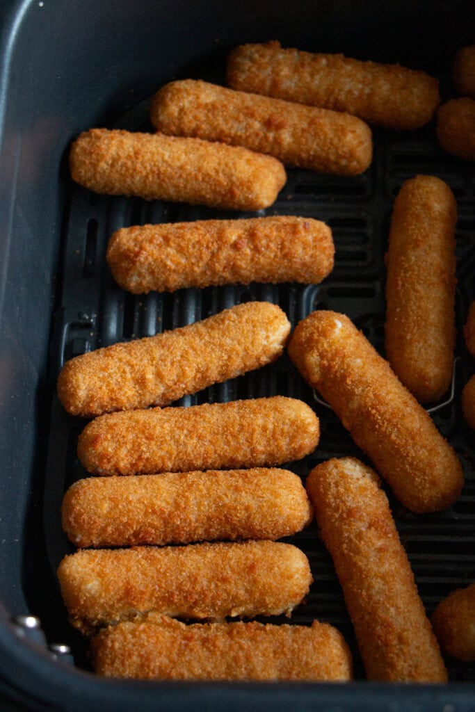 cheese sticks in the air fryer basket