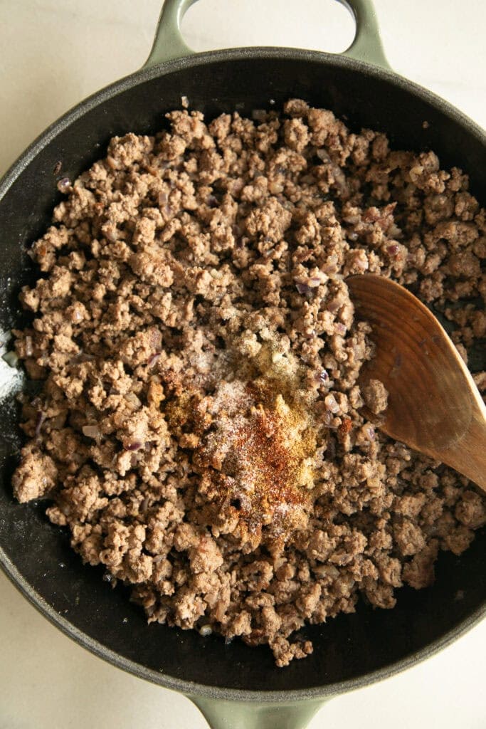 cooked ground beef with seasonings