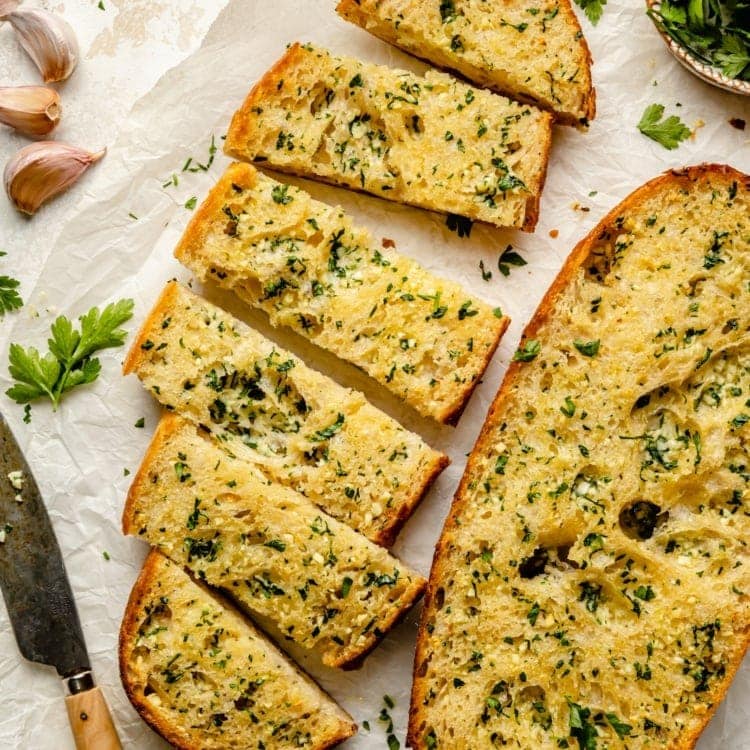 garlic bread slices