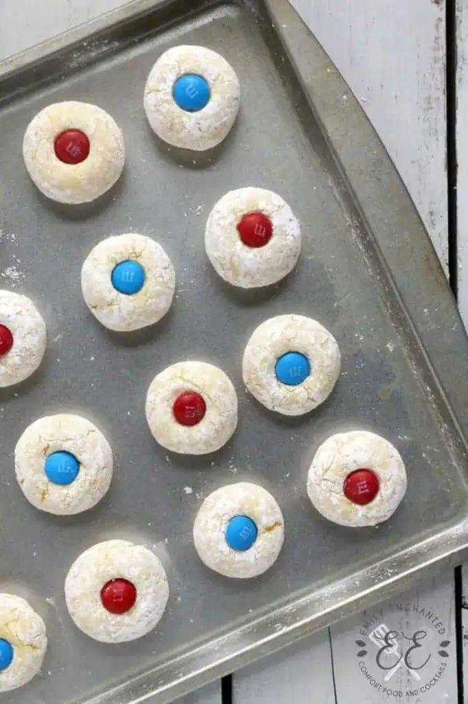 no-bake cookies with colored m&ms